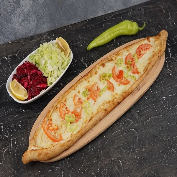 Kaşarlı Sebzeli Pide