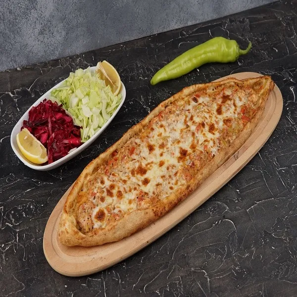 Tavuklu Kaşarlı Pide